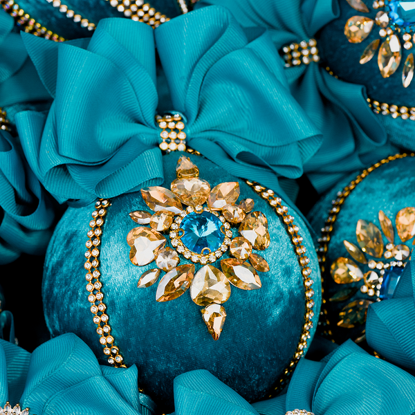 The Perfect Gift: Make a Timeless Present – Royal Ornaments